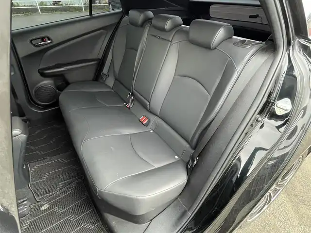 トヨタ プリウス S ツーリングセレクション 道央・札幌 2019(令1)年 4.9万km アティチュードブラックマイカ ４WD/寒冷地仕様/純正ディーラーOPナビ/CD/DVD/BT/フルセグ/トヨタセーフティセンス/プリクラッシュセーフティ/横滑り防止装置/レーダークルーズコントロール/レーンキープアシスト/パーキングアシスト/クリアランスソナー/パーキングサポートブレーキ/バックカメラ/ビルトインETC/ドライブレコーダー/EVMODE/DRIVEMODE切替/ワイパーデアイサー/前席シートヒーター/レザーシート/革巻きステアリング/ステアリングリモコン/プッシュスタート/スマートキー/LEDヘッドライト/オートライト/オートハイビーム/フォグランプ/電動格納ミラー/ヒーテッドドアミラー/ウィンカーミラー/純正フロアマット/スペアキー/純正エンジンスターター