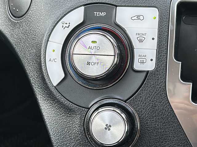 トヨタ シエンタ ハイブリッド G クエロ 岡山県 2018(平30)年 3.4万km ホワイトパールクリスタルシャイン 社外ナビＡＶＮ－Ｒ８Ｗ　ＢＴ／ＣＤ／ＤＶＤ／フルセグ　バックカメラ　前後コーナーセンサー　クルコン　３列シート　ハーフレザー　スマートキー　フォグ　ＬＥＤ　衝突被害軽減　オートハイビーム　オートライト