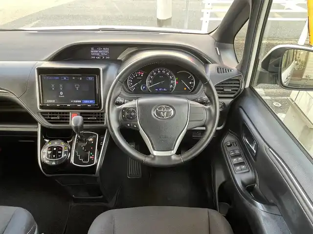 トヨタ エスクァイア Xi 愛知県 2016(平28)年 12.8万km ホワイトパールクリスタルシャイン /当店買取/法人1オーナー/禁煙/8人乗り//純正NSZT-Y66T/9インチSDナビ//バックカメラ//PCS/LDA/LEDヘッド/AHB/Aライト//リヤサンシェード//Aストップ/純正15アルミホイール//左Pスライドドア//ビルトインETC//ISOFIX/革巻きステアリング//保証書/ナビ取説/取説/スペアキー/スマートキー