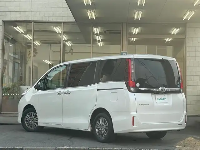 トヨタ エスクァイア Xi 愛知県 2016(平28)年 12.8万km ホワイトパールクリスタルシャイン /当店買取/法人1オーナー/禁煙/8人乗り//純正NSZT-Y66T/9インチSDナビ//バックカメラ//PCS/LDA/LEDヘッド/AHB/Aライト//リヤサンシェード//Aストップ/純正15アルミホイール//左Pスライドドア//ビルトインETC//ISOFIX/革巻きステアリング//保証書/ナビ取説/取説/スペアキー/スマートキー