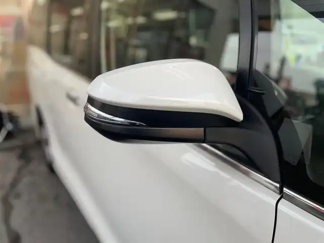 トヨタ エスクァイア Xi 愛知県 2016(平28)年 12.8万km ホワイトパールクリスタルシャイン /当店買取/法人1オーナー/禁煙/8人乗り//純正NSZT-Y66T/9インチSDナビ//バックカメラ//PCS/LDA/LEDヘッド/AHB/Aライト//リヤサンシェード//Aストップ/純正15アルミホイール//左Pスライドドア//ビルトインETC//ISOFIX/革巻きステアリング//保証書/ナビ取説/取説/スペアキー/スマートキー