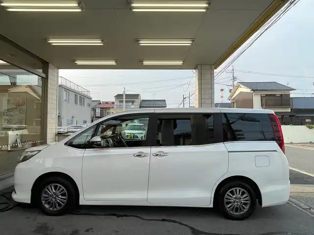 トヨタ エスクァイア Xi 愛知県 2016(平28)年 12.8万km ホワイトパールクリスタルシャイン /当店買取/法人1オーナー/禁煙/8人乗り//純正NSZT-Y66T/9インチSDナビ//バックカメラ//PCS/LDA/LEDヘッド/AHB/Aライト//リヤサンシェード//Aストップ/純正15アルミホイール//左Pスライドドア//ビルトインETC//ISOFIX/革巻きステアリング//保証書/ナビ取説/取説/スペアキー/スマートキー