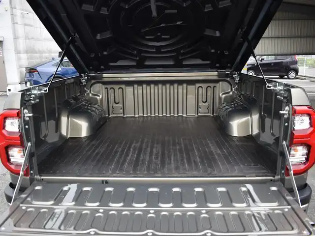 トヨタ ハイラックス Z 福岡県 2021(令3)年 2.5万km オキサイドブロンズM プリクラッシュセーフティ/純正メモリナビ/フルセグ/CD/DVD/BT/バックカメラ/純正LEDヘッドライト/純正17インチアルミホイール/純正ハードトノカバー/純正フロアマット/レーダークルーズコントロール/革巻きステアリング/ステアリングリモコン/コーナーセンサー/ETC/ディーゼルターボ/センターデフロック/レーンキープアシスト/新車時保証書/取扱説明書