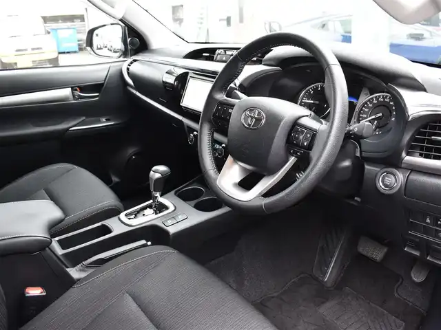 トヨタ ハイラックス Z 福岡県 2021(令3)年 2.5万km オキサイドブロンズM プリクラッシュセーフティ/純正メモリナビ/フルセグ/CD/DVD/BT/バックカメラ/純正LEDヘッドライト/純正17インチアルミホイール/純正ハードトノカバー/純正フロアマット/レーダークルーズコントロール/革巻きステアリング/ステアリングリモコン/コーナーセンサー/ETC/ディーゼルターボ/センターデフロック/レーンキープアシスト/新車時保証書/取扱説明書