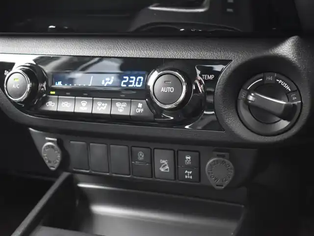 トヨタ ハイラックス Z 福岡県 2021(令3)年 2.5万km オキサイドブロンズM プリクラッシュセーフティ/純正メモリナビ/フルセグ/CD/DVD/BT/バックカメラ/純正LEDヘッドライト/純正17インチアルミホイール/純正ハードトノカバー/純正フロアマット/レーダークルーズコントロール/革巻きステアリング/ステアリングリモコン/コーナーセンサー/ETC/ディーゼルターボ/センターデフロック/レーンキープアシスト/新車時保証書/取扱説明書