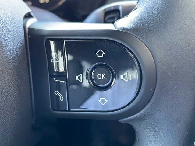 ＭＩＮＩ ＢＭＷ ミニ クーパー カムデンエディション 秋田県 2024(令6)年 0.5万km 白Ⅱ 特別仕様車/純正モニター/・AppleCarPlay/・BT/・USB/・ラジオ/シートヒーター/ステアリングスイッチ/横滑り防止装置/アイドリングストップ/電動格納ミラー/オートライト/コーナーセンサー/走行モード選択可