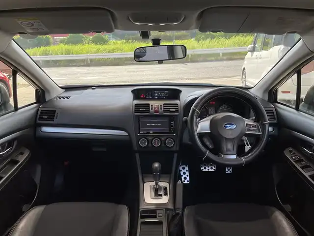 スバル インプレッサ スポーツ 2．0i－S 愛知県 2014(平26)年 7.4万km クリスタルブラックシリカ (株)IDOMが運営する【じしゃロン豊川店】の自社ローン専用車両になります。こちらは現金またはオートローンご利用時の価格です。自社ローンご希望の方は別途その旨お申付け下さい/社外SDナビ/・フルセグTV/・CD/DVD/BT/・AM.FM/ETC/クルーズコントロール/D/N席パワーシート/ハーフレザーシート/オートライト/フォグランプ/アイドリングストップ/純正17インチAW/純正フロアマット/ドアバイザー/横滑り防止システム/電動格納ウィンカーミラー