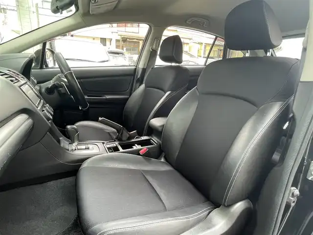 スバル インプレッサ スポーツ 2．0i－S 愛知県 2014(平26)年 7.4万km クリスタルブラックシリカ (株)IDOMが運営する【じしゃロン豊川店】の自社ローン専用車両になります。こちらは現金またはオートローンご利用時の価格です。自社ローンご希望の方は別途その旨お申付け下さい/社外SDナビ/・フルセグTV/・CD/DVD/BT/・AM.FM/ETC/クルーズコントロール/D/N席パワーシート/ハーフレザーシート/オートライト/フォグランプ/アイドリングストップ/純正17インチAW/純正フロアマット/ドアバイザー/横滑り防止システム/電動格納ウィンカーミラー