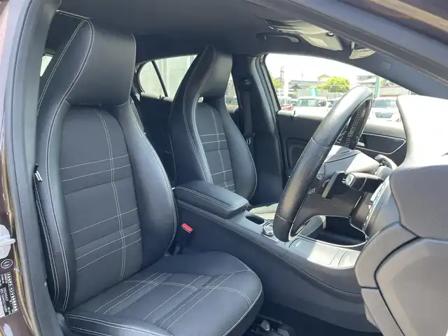 メルセデス・ベンツ ＧＬＡ１８０ 福岡県 2015(平27)年 4.5万km オリエントブラウン レーダーセーフティパッケージ　/盗難防止　/エアバック　/バックカメラ　/コーナーセンサー　/ナビ　/Ｂｌｕｅｔｏｏｔｈ　/フルセグＴＶ　/純正アルミホイール　/純正フロアマット　/プッシュスタート　/スマートキー/オートライト/LEDヘッドライト/電動リアゲート/フルフラット