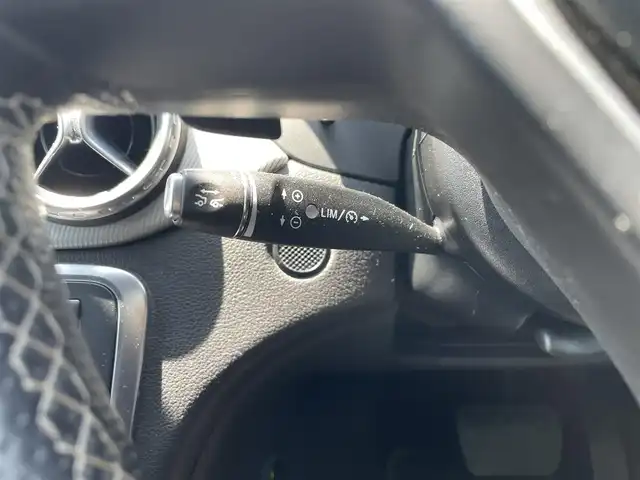 メルセデス・ベンツ ＧＬＡ１８０ 福岡県 2015(平27)年 4.5万km オリエントブラウン レーダーセーフティパッケージ　/盗難防止　/エアバック　/バックカメラ　/コーナーセンサー　/ナビ　/Ｂｌｕｅｔｏｏｔｈ　/フルセグＴＶ　/純正アルミホイール　/純正フロアマット　/プッシュスタート　/スマートキー/オートライト/LEDヘッドライト/電動リアゲート/フルフラット