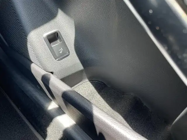 メルセデス・ベンツ ＧＬＡ１８０ 福岡県 2015(平27)年 4.5万km オリエントブラウン レーダーセーフティパッケージ　/盗難防止　/エアバック　/バックカメラ　/コーナーセンサー　/ナビ　/Ｂｌｕｅｔｏｏｔｈ　/フルセグＴＶ　/純正アルミホイール　/純正フロアマット　/プッシュスタート　/スマートキー/オートライト/LEDヘッドライト/電動リアゲート/フルフラット