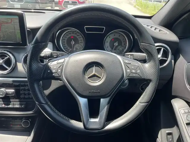 メルセデス・ベンツ ＧＬＡ１８０ 福岡県 2015(平27)年 4.5万km オリエントブラウン レーダーセーフティパッケージ　/盗難防止　/エアバック　/バックカメラ　/コーナーセンサー　/ナビ　/Ｂｌｕｅｔｏｏｔｈ　/フルセグＴＶ　/純正アルミホイール　/純正フロアマット　/プッシュスタート　/スマートキー/オートライト/LEDヘッドライト/電動リアゲート/フルフラット