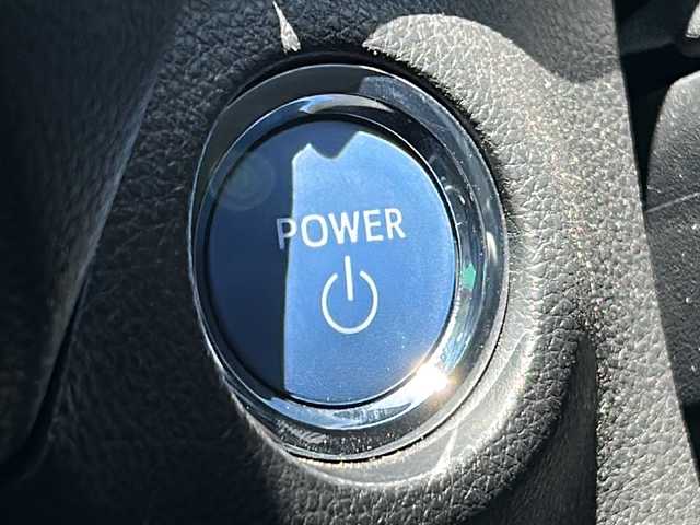 トヨタ ＲＡＶ４ ハイブリッドG 茨城県 2020(令2)年 1万km ダークブルーマイカ ワンオーナー/デジタルインナーミラー/純正9インチナビゲーション/CD/DVD/Bluetooth/フルセグ/バックカメラ/トヨタセーフティセンス/・プリクラッシュセーフティ/・レーントレーシングアシスト/・レーダークルーズコントロール/・オートマチックハイビーム/・ロードサインアシスト/インテリジェントクリアランスソナー/ブラインドスポットモニター/先行車発進告知/ビルトインETC2.0/パワーバックドア/前後ドライブレコーダー/運転席パワーシート/前席シートヒーター/純正18インチAW/オートライト/LEDヘッドライト