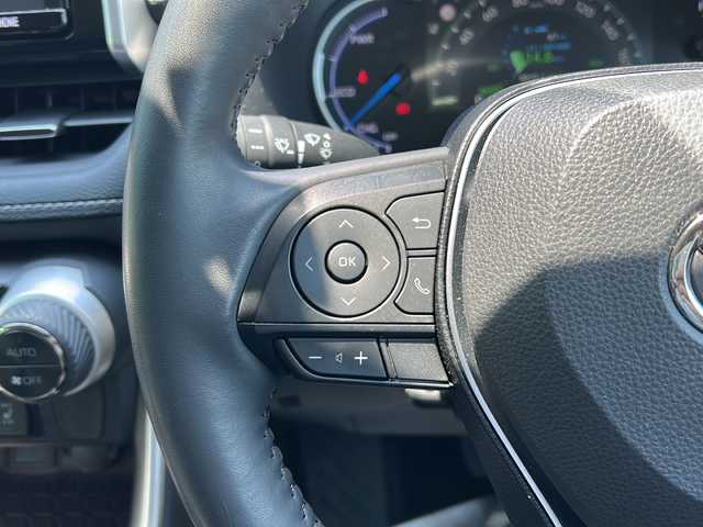 トヨタ ＲＡＶ４ ハイブリッドG 茨城県 2020(令2)年 1万km ダークブルーマイカ ワンオーナー/デジタルインナーミラー/純正9インチナビゲーション/CD/DVD/Bluetooth/フルセグ/バックカメラ/トヨタセーフティセンス/・プリクラッシュセーフティ/・レーントレーシングアシスト/・レーダークルーズコントロール/・オートマチックハイビーム/・ロードサインアシスト/インテリジェントクリアランスソナー/ブラインドスポットモニター/先行車発進告知/ビルトインETC2.0/パワーバックドア/前後ドライブレコーダー/運転席パワーシート/前席シートヒーター/純正18インチAW/オートライト/LEDヘッドライト