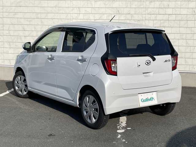 ダイハツ ミラ イース X リミテッド SAⅢ 愛知県 2021(令3)年 0.6万km シャイニングホワイトパール ・ストラーダメモリーナビ/・フルセグテレビ/・CD/DVD再生機能/・ミュージックサーバー（SD録音）/・Bluetooth接続機能/・純正フロアマット/・純正LEDヘッドライト/・オートマチックハイビーム/・衝突軽減ブレーキ/・レーンキープアシスト/・コーナーセンサー/・デュアルエアバック/・リモコンキー