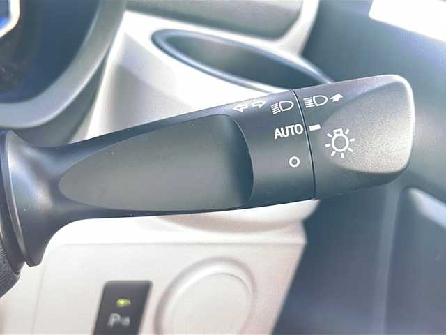 ダイハツ ミラ イース X リミテッド SAⅢ 石川県 2021(令3)年 0.6万km シャイニングホワイトパール LEDヘッドライト/パワーステアリング/パワーウィンドウ/車外バックカメラ/フルセグTV/純正フロアマット/純正アルミホイール/コーナーセンサー前後/レーンキープアシスト/オートマチックハイビーム/ダブルエアバック/衝突被害軽減システム/横滑り防止装置