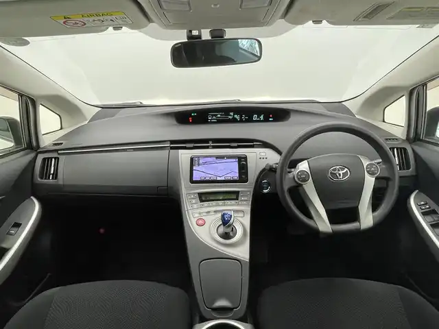 トヨタ プリウス S 愛知県 2014(平26)年 8.7万km ホワイトパールクリスタルシャイン 純正ＳＤナビ　フルセグＴＶ　ＣＤ　ＤＶＤ　Ｂｌｕｅｔｏｏｔｈ　ＥＴＣ　純正ドライブレコーダー　ビルトインＥＴＣ　オートライト　電動格納ミラー　純正フロアマット　ドアバイザー　カーテンエアバック　禁煙車
