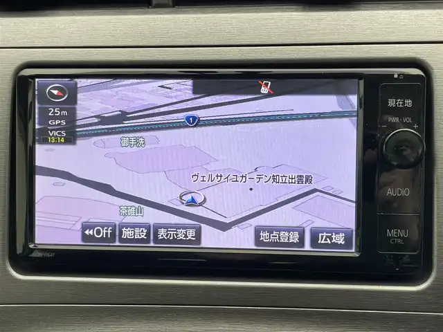 トヨタ プリウス S 愛知県 2014(平26)年 8.7万km ホワイトパールクリスタルシャイン 純正ＳＤナビ　フルセグＴＶ　ＣＤ　ＤＶＤ　Ｂｌｕｅｔｏｏｔｈ　ＥＴＣ　純正ドライブレコーダー　ビルトインＥＴＣ　オートライト　電動格納ミラー　純正フロアマット　ドアバイザー　カーテンエアバック　禁煙車