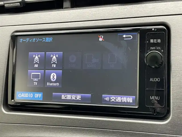 トヨタ プリウス S 愛知県 2014(平26)年 8.7万km ホワイトパールクリスタルシャイン 純正ＳＤナビ　フルセグＴＶ　ＣＤ　ＤＶＤ　Ｂｌｕｅｔｏｏｔｈ　ＥＴＣ　純正ドライブレコーダー　ビルトインＥＴＣ　オートライト　電動格納ミラー　純正フロアマット　ドアバイザー　カーテンエアバック　禁煙車