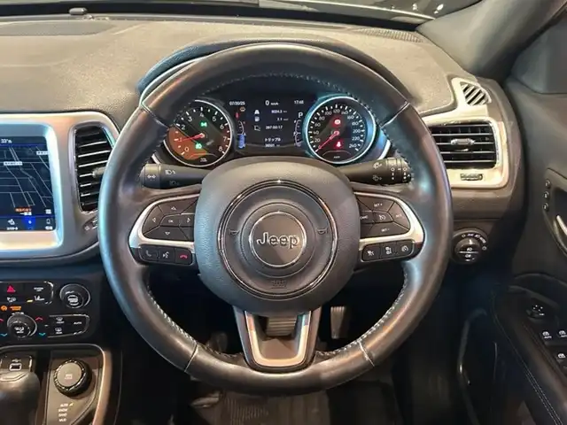 クライスラー・ジープ ジープ コンパス Sモデル 道央・札幌 2019(令1)年 3.7万km グレー 全国160台限定車（ミニマルグレー：80台）/専用19インチAW/Beats Audioプレミアムサウンド/バイキセノンヘッドライト/パワーリフトゲート/本革シート/フロントシートヒーター/ACC/ブラインドスポットモニター/レーンセンス/純正メモリナビ/フルセグテレビ/USB/BT/バックカメラ/パークセンス