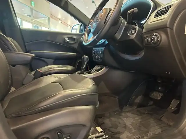 クライスラー・ジープ ジープ コンパス Sモデル 道央・札幌 2019(令1)年 3.7万km グレー 全国160台限定車（ミニマルグレー：80台）/専用19インチAW/Beats Audioプレミアムサウンド/バイキセノンヘッドライト/パワーリフトゲート/本革シート/フロントシートヒーター/ACC/ブラインドスポットモニター/レーンセンス/純正メモリナビ/フルセグテレビ/USB/BT/バックカメラ/パークセンス