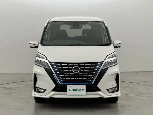 日産 セレナ e－パワー ハイウェイスター V 福岡県 2022(令4)年 3.6万km ブリリアントホワイトパール 純正１０型ナビ　/全方位カメラ　/デジタルルームミラー　/プロパイロット　/コーナーセンサー　/エマージェンシーブレーキ　/レーンキープ　/ＢＳＷ　/両側電動スライドドア　/シートヒーター　/ステアリングヒーター　/ＬＥＤヘッドライト