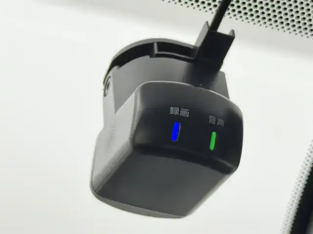 日産 セレナ e－パワー ハイウェイスター V 福岡県 2022(令4)年 3.6万km ブリリアントホワイトパール 純正１０型ナビ　/全方位カメラ　/デジタルルームミラー　/プロパイロット　/コーナーセンサー　/エマージェンシーブレーキ　/レーンキープ　/ＢＳＷ　/両側電動スライドドア　/シートヒーター　/ステアリングヒーター　/ＬＥＤヘッドライト