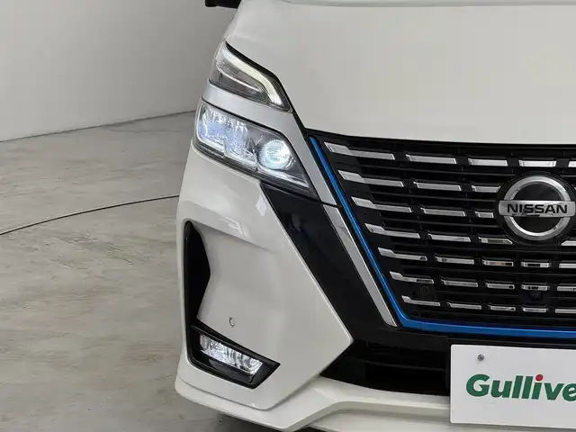 日産 セレナ e－パワー ハイウェイスター V 福岡県 2022(令4)年 3.6万km ブリリアントホワイトパール 純正１０型ナビ　/全方位カメラ　/デジタルルームミラー　/プロパイロット　/コーナーセンサー　/エマージェンシーブレーキ　/レーンキープ　/ＢＳＷ　/両側電動スライドドア　/シートヒーター　/ステアリングヒーター　/ＬＥＤヘッドライト