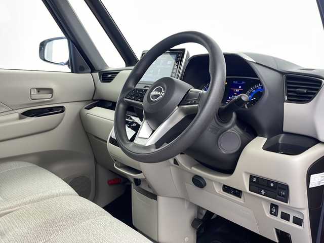 日産 ルークス X 栃木県 2023(令5)年 5.8万km スパークリングレッドM 9型純正ディスプレイオーディオ/　　Bluetooth/スマホ連携/AM/FM/アラウンドビューモニター/ビルトインETC/オートハイビーム/フロント&バックソナー/インテリジェント エマージェンシーブレーキ/踏み間違い衝突防止アシスト/車線逸脱防止支援システム/車線逸脱警報/標識認識機能/先行車発進お知らせ/純正ドライブレコーダー/片側パワースライドドア/ハンズフリードア/純正フロアマット/オートライト/LEDヘッドライト/プッシュスタート/スマートキー/スペア１本