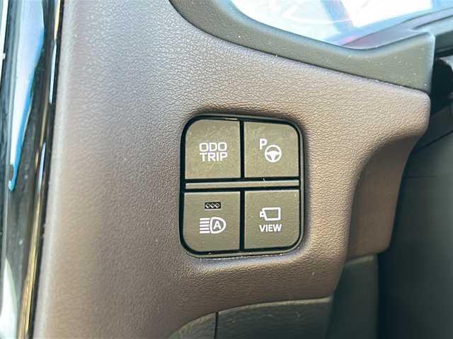 トヨタ クラウン ハイブリッド G Four 秋田県 2019(令1)年 6万km プレシャスシルバー 純正メモリナビ/Bluetooth、CD/DVD、フルセグTV/全方位カメラ/ETC/前後ドライブレコーダー/レーダークルーズコントロール/前席パワーシート/前席シートヒーター/ステアリングヒーター/純正17インチAW/社外AW付きスタッドレスタイヤ積込