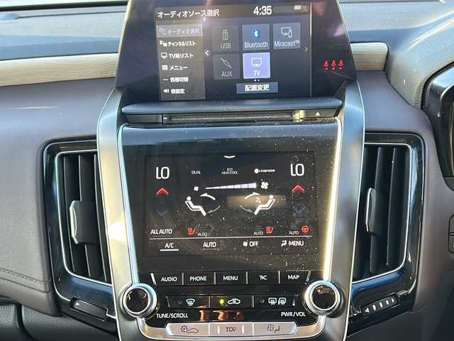 トヨタ クラウン ハイブリッド G Four 秋田県 2019(令1)年 6万km プレシャスシルバー 純正メモリナビ/Bluetooth、CD/DVD、フルセグTV/全方位カメラ/ETC/前後ドライブレコーダー/レーダークルーズコントロール/前席パワーシート/前席シートヒーター/ステアリングヒーター/純正17インチAW/社外AW付きスタッドレスタイヤ積込