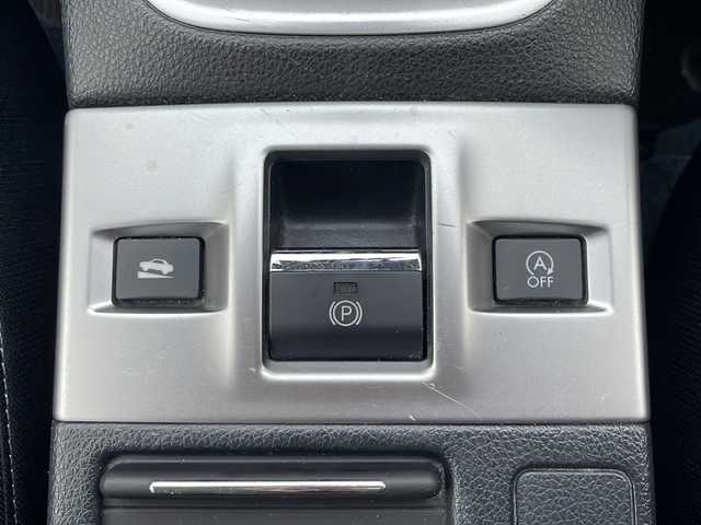 スバル レヴォーグ 1．6GT アイサイト 秋田県 2014(平26)年 3.3万km スティールブルーグレーM ・４WD/・純正ＳＤナビ/　Ｂｌｕｅｔｏｏｔｈ/　フルセグＴＶ/　ＣＤ/DVD再生機能有/・ステアリングリモコン/・バックカメラ/・ビルトインＥＴＣ/・パワーシート/・オートライト/・ＨＩＤライト/・パドルシフト/・ドアバイザー/・純正17インチアルミホイール/・アイサイト/　リクラッシュブレーキ/  レーダークルーズコントロール(全車速追従機能）/  車線逸脱警報/  衝突被害軽減システム