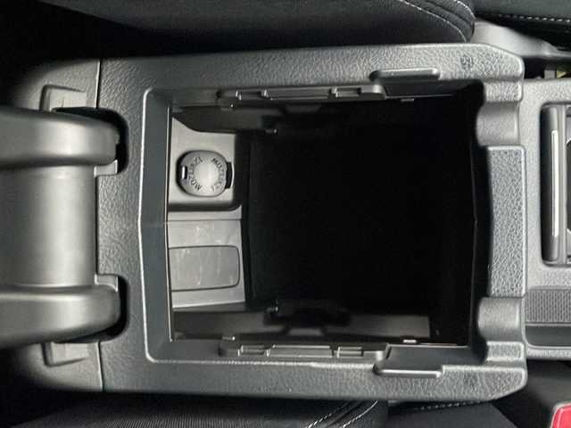 スバル レヴォーグ 1．6GT アイサイト 秋田県 2014(平26)年 3.3万km スティールブルーグレーM ・４WD/・純正ＳＤナビ/　Ｂｌｕｅｔｏｏｔｈ/　フルセグＴＶ/　ＣＤ/DVD再生機能有/・ステアリングリモコン/・バックカメラ/・ビルトインＥＴＣ/・パワーシート/・オートライト/・ＨＩＤライト/・パドルシフト/・ドアバイザー/・純正17インチアルミホイール/・アイサイト/　リクラッシュブレーキ/  レーダークルーズコントロール(全車速追従機能）/  車線逸脱警報/  衝突被害軽減システム