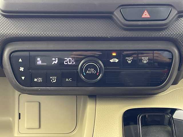 ホンダ Ｎ ＢＯＸ G 岐阜県 2018(平30)年 5.7万km プラチナホワイトパール 社外７型ＳＤナビ　/フルセグＴＶ/Ｂｌｕｅｔｏｏｔｈ/ＤＶＤ　/ハンズフリースライドドア　/サイドバイザー　/純正フロアマット　/横滑り防止装置　/ＨＩＤライト　/スマートキー　/プッシュスタート