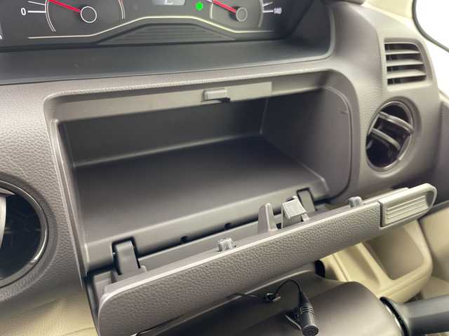 ホンダ Ｎ ＢＯＸ G 岐阜県 2018(平30)年 5.7万km プラチナホワイトパール 社外７型ＳＤナビ　/フルセグＴＶ/Ｂｌｕｅｔｏｏｔｈ/ＤＶＤ　/ハンズフリースライドドア　/サイドバイザー　/純正フロアマット　/横滑り防止装置　/ＨＩＤライト　/スマートキー　/プッシュスタート