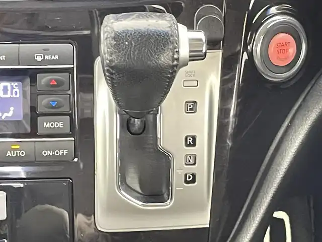 日産 エルグランド 250ハイウェイスター 千葉県 2012(平24)年 10.6万km ファントムブラック 禁煙車/サポカーS ワイド/・衝突被害軽減ブレーキ/・ペダル踏み間違い時加速抑制装置/・車線逸脱警報/両側パワースライドドア/フリップダウンモニター/社外7インチナビ/CD/DVD/Bluetooth/ワンセグ/バックカメラ/ハーフレザーシート/純正18インチアルミホイール/オートエアコン/プッシュスタート/スマートキー