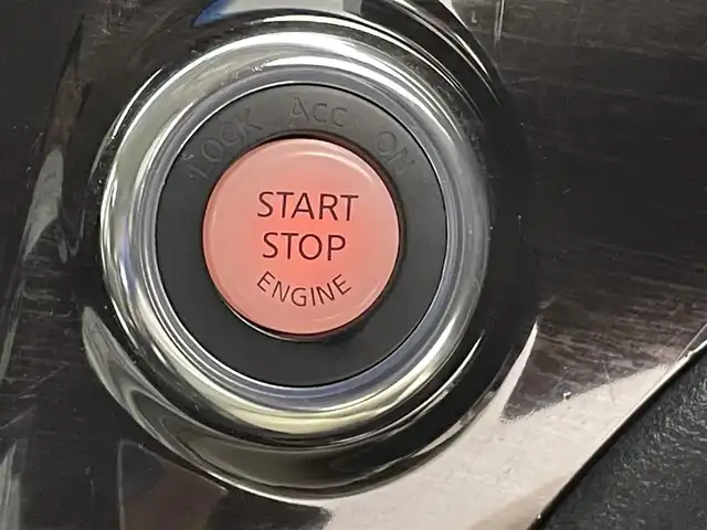 日産 エルグランド 250ハイウェイスター 千葉県 2012(平24)年 10.6万km ファントムブラック 禁煙車/サポカーS ワイド/・衝突被害軽減ブレーキ/・ペダル踏み間違い時加速抑制装置/・車線逸脱警報/両側パワースライドドア/フリップダウンモニター/社外7インチナビ/CD/DVD/Bluetooth/ワンセグ/バックカメラ/ハーフレザーシート/純正18インチアルミホイール/オートエアコン/プッシュスタート/スマートキー