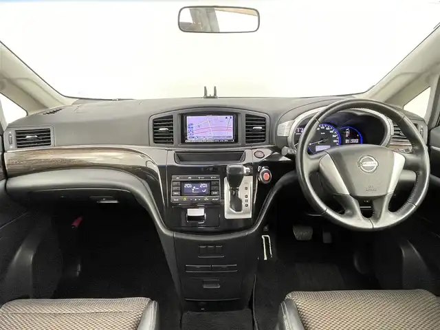 日産 エルグランド 250ハイウェイスター 千葉県 2012(平24)年 10.6万km ファントムブラック 禁煙車/サポカーS ワイド/・衝突被害軽減ブレーキ/・ペダル踏み間違い時加速抑制装置/・車線逸脱警報/両側パワースライドドア/フリップダウンモニター/社外7インチナビ/CD/DVD/Bluetooth/ワンセグ/バックカメラ/ハーフレザーシート/純正18インチアルミホイール/オートエアコン/プッシュスタート/スマートキー