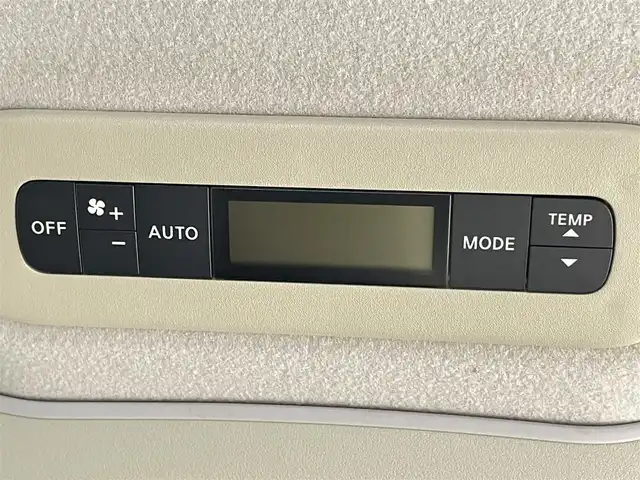 日産 エルグランド 250ハイウェイスター 千葉県 2012(平24)年 10.6万km ファントムブラック 禁煙車/サポカーS ワイド/・衝突被害軽減ブレーキ/・ペダル踏み間違い時加速抑制装置/・車線逸脱警報/両側パワースライドドア/フリップダウンモニター/社外7インチナビ/CD/DVD/Bluetooth/ワンセグ/バックカメラ/ハーフレザーシート/純正18インチアルミホイール/オートエアコン/プッシュスタート/スマートキー