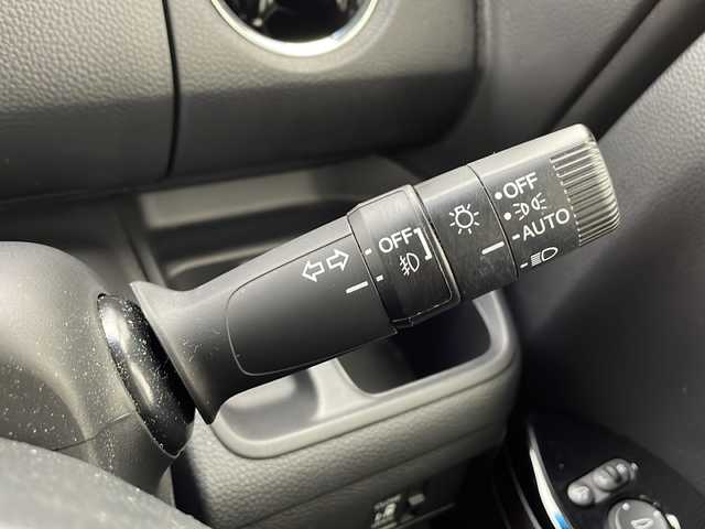 ホンダ Ｎ ＢＯＸ カスタム L 千葉県 2023(令5)年 2.8万km プラチナホワイトパール 衝突軽減ブレーキ/レーンキープアシスト/SDナビ/（フルセグ/Bluetooth/USB/FM/AM）/バックカメラ/ETC/ドライブレコーダー（前後）/アイドリングストップ/パワースライドドア/LEDヘッドライト/電動格納ミラー