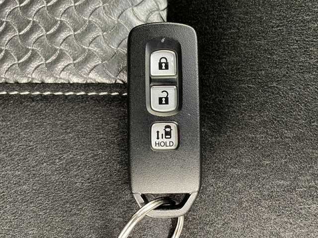 ホンダ Ｎ ＢＯＸ カスタム L 千葉県 2023(令5)年 2.8万km プラチナホワイトパール 衝突軽減ブレーキ/レーンキープアシスト/SDナビ/（フルセグ/Bluetooth/USB/FM/AM）/バックカメラ/ETC/ドライブレコーダー（前後）/アイドリングストップ/パワースライドドア/LEDヘッドライト/電動格納ミラー