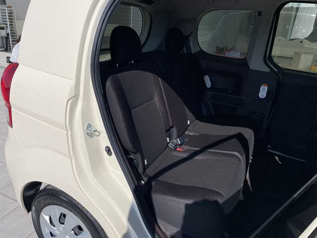 トヨタ ポルテ G 愛知県 2015(平27)年 3.7万km クリームベージュ 純正ナビ/片側パワースライド/シートヒーター/フルセグ/Bluetooth/バックカメラ/ドライブレコーダー/ETC/衝突軽減システム/ステアリングスイッチ/スマートキー/プッシュスタート