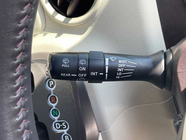 トヨタ ポルテ G 愛知県 2015(平27)年 3.7万km クリームベージュ 純正ナビ/片側パワースライド/シートヒーター/フルセグ/Bluetooth/バックカメラ/ドライブレコーダー/ETC/衝突軽減システム/ステアリングスイッチ/スマートキー/プッシュスタート