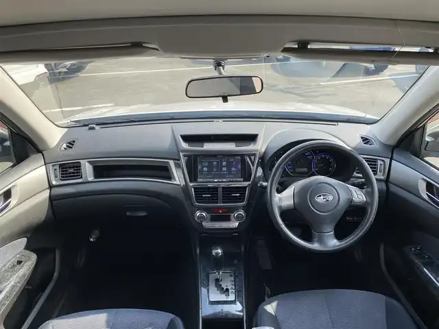 スバル エクシーガ 2．0i－S 福岡県 2009(平21)年 12.2万km サテンホワイトパール ・サンルーフ/・クルーズコントロール/・純正ナビ/Bluetooth/USB/・D席パワーシート/・DTV/・ETC/・純正17AW/・保証書/・取扱説明書