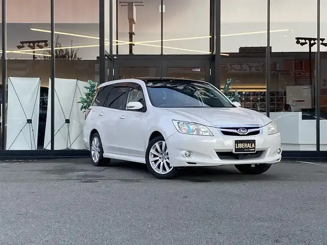 スバル エクシーガ 2．0i－S 福岡県 2009(平21)年 12.2万km サテンホワイトパール ・サンルーフ/・クルーズコントロール/・純正ナビ/Bluetooth/USB/・D席パワーシート/・DTV/・ETC/・純正17AW/・保証書/・取扱説明書