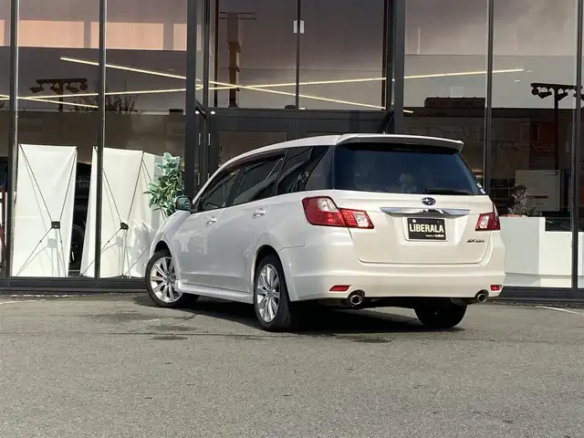 スバル エクシーガ 2．0i－S 福岡県 2009(平21)年 12.2万km サテンホワイトパール ・サンルーフ/・クルーズコントロール/・純正ナビ/Bluetooth/USB/・D席パワーシート/・DTV/・ETC/・純正17AW/・保証書/・取扱説明書