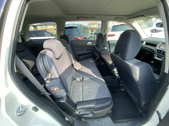 スバル エクシーガ 2．0i－S 福岡県 2009(平21)年 12.2万km サテンホワイトパール ・サンルーフ/・クルーズコントロール/・純正ナビ/Bluetooth/USB/・D席パワーシート/・DTV/・ETC/・純正17AW/・保証書/・取扱説明書