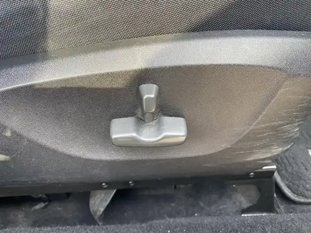 スバル エクシーガ 2．0i－S 福岡県 2009(平21)年 12.2万km サテンホワイトパール ・サンルーフ/・クルーズコントロール/・純正ナビ/Bluetooth/USB/・D席パワーシート/・DTV/・ETC/・純正17AW/・保証書/・取扱説明書