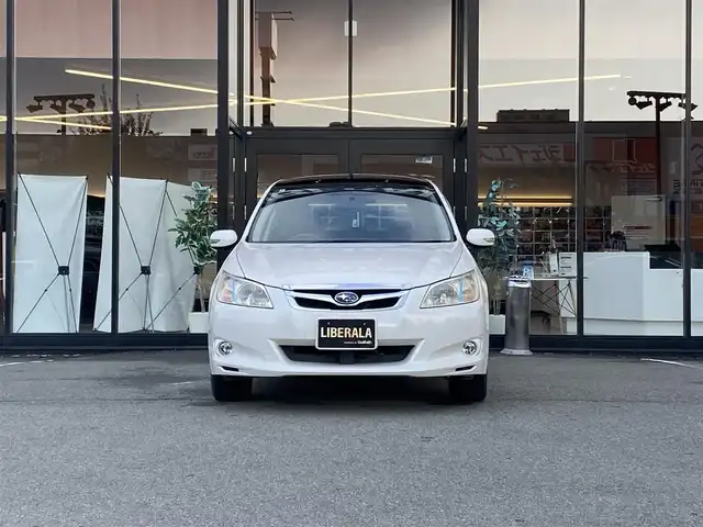 スバル エクシーガ 2．0i－S 福岡県 2009(平21)年 12.2万km サテンホワイトパール ・サンルーフ/・クルーズコントロール/・純正ナビ/Bluetooth/USB/・D席パワーシート/・DTV/・ETC/・純正17AW/・保証書/・取扱説明書