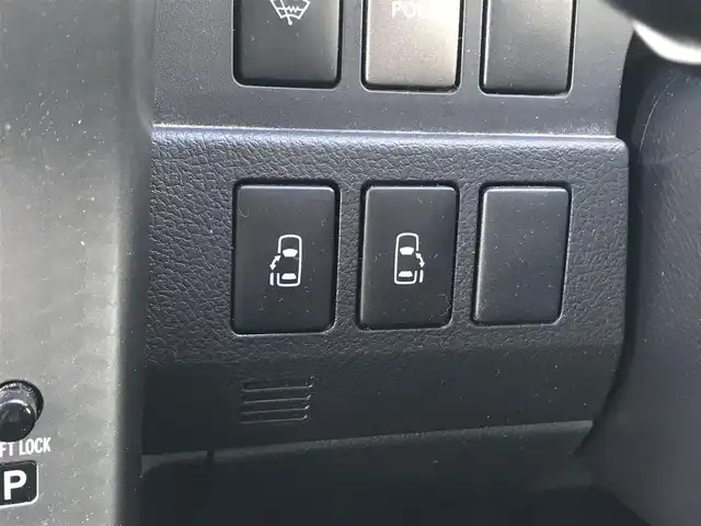 トヨタ ヴォクシー ZS 煌Z 栃木県 2013(平25)年 8.2万km ブラック )IDOMが運営する【じしゃロン小山店】の自社ローン専用車両になります。こちらは現金またはオートローンご利用時の価格です。自社ローンご希望の方は別途その旨お申付け下さい//禁煙車/純正フルセグナビ/（CD/DVD/AM/FMラジオ）/(Bluetooth)/スマートキー/プッシュスタート/ＥＴＣ/両側パワースライドドア/ドライブレコーダー/チップアップシート/ステアリングリモコン/電動格納ドアミラー/パワーウインドウ/オートライト/防眩ミラー